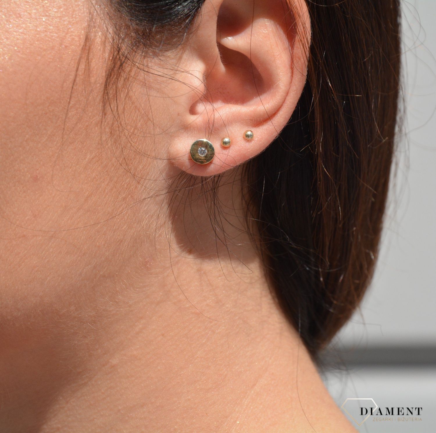 Złote kolczyki na sztyft 333 kółka z cyrkonią KL 5726.jpg